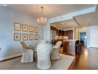 Photo #5: 20484817 Listing 