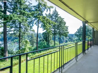 Photo #2: 20485038 Listing