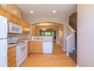 Photo #3: 20485353 Listing