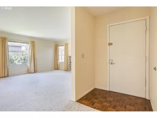 Photo #4: 20485694 Listing