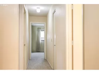 Photo #5: 20485694 Listing