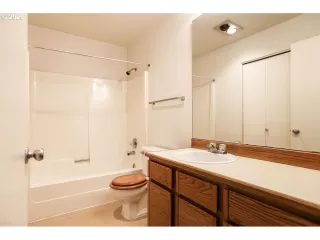 Photo #6: 20485694 Listing