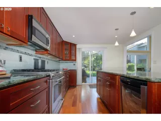 Photo #4: 20486043 Listing