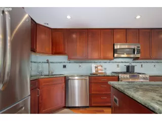 Photo #5: 20486043 Listing