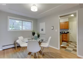 Photo #4: 20486773 Listing