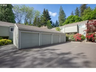 More Details about MLS # 204872954 : 4880 SW SCHOLLS FERRY RD 14