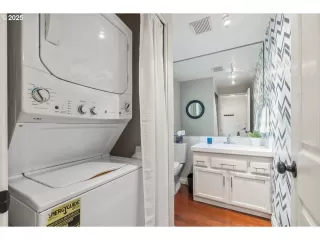 Photo #5: 204872954 Listing 