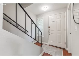 Photo #6: 204872954 Listing 