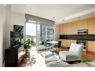 Photo #5: 20488433 Listing