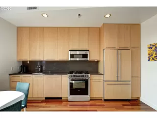 Photo #6: 20488433 Listing