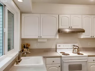 Photo #6: 20488649 Listing