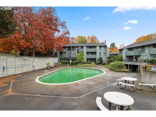 Photo #2: 20488715 Listing 