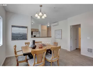 Photo #4: 20489500 Listing