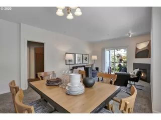 Photo #5: 20489500 Listing