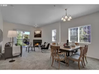 Photo #6: 20489500 Listing