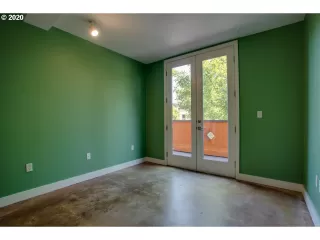 Photo #4: 20489541 Listing