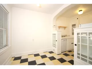 Photo #1: 20489925 Listing