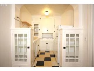 Photo #2: 20489925 Listing