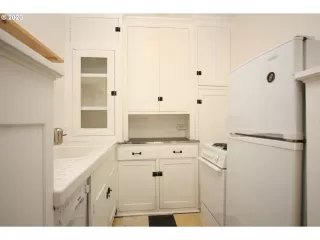 Photo #3: 20489925 Listing
