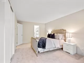 Photo #4: 20489946 Listing