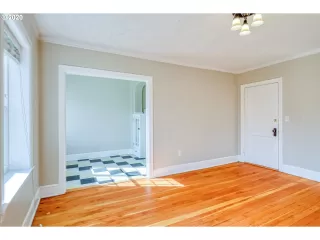 Photo #4: 20489965 Listing 