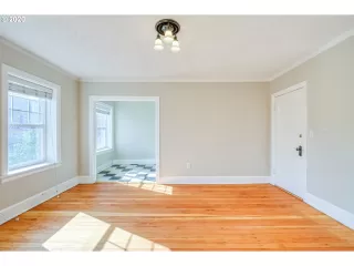 Photo #5: 20489965 Listing 