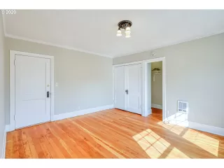 Photo #6: 20489965 Listing 