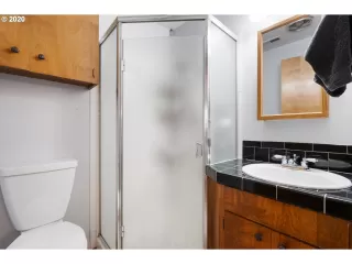 Photo #1: 20490019 Listing 