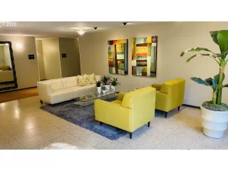 Photo #5: 20490081 Listing