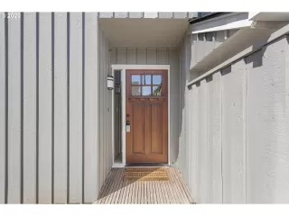 Photo #1: 20490619 Listing