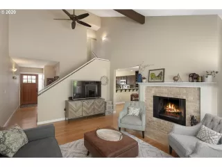 Photo #4: 20490619 Listing