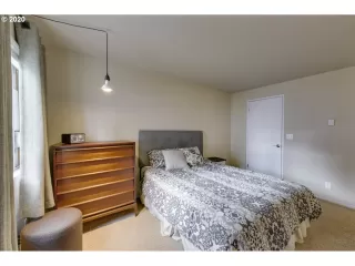 Photo #5: 20490743 Listing 