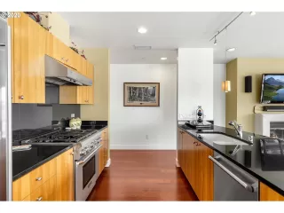 Photo #2: 20490752 Listing