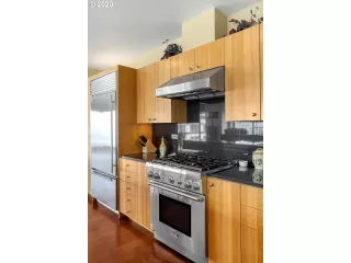 Photo #3: 20490752 Listing