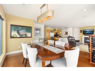 Photo #5: 20490752 Listing