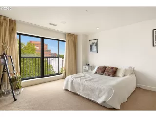 Photo #6: 20490752 Listing