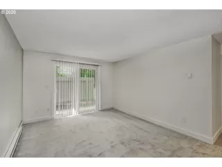 Photo #5: 20490874 Listing