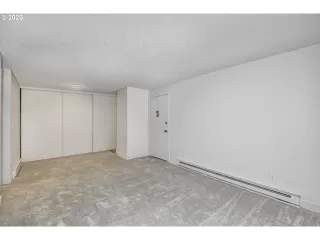 Photo #6: 20490874 Listing