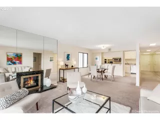 Photo #5: 20491093 Listing