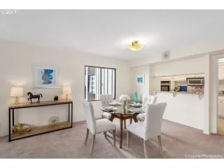 Photo #6: 20491093 Listing