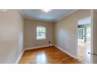 Photo #4: 20491542 Listing