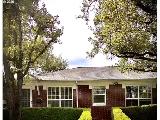 Photo #6: 20491542 Listing