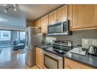 Photo #4: 20492233 Listing