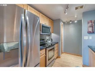 Photo #6: 20492233 Listing