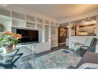 Photo #4: 20492485 Listing