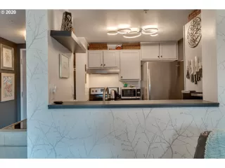 Photo #5: 20492485 Listing