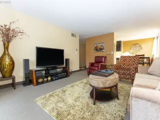 Photo #6: 20492634 Listing 