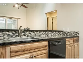 Photo #4: 20492994 Listing 