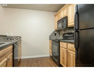 Photo #5: 20492994 Listing 