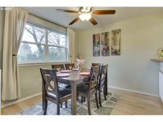 Photo #3: 20493410 Listing